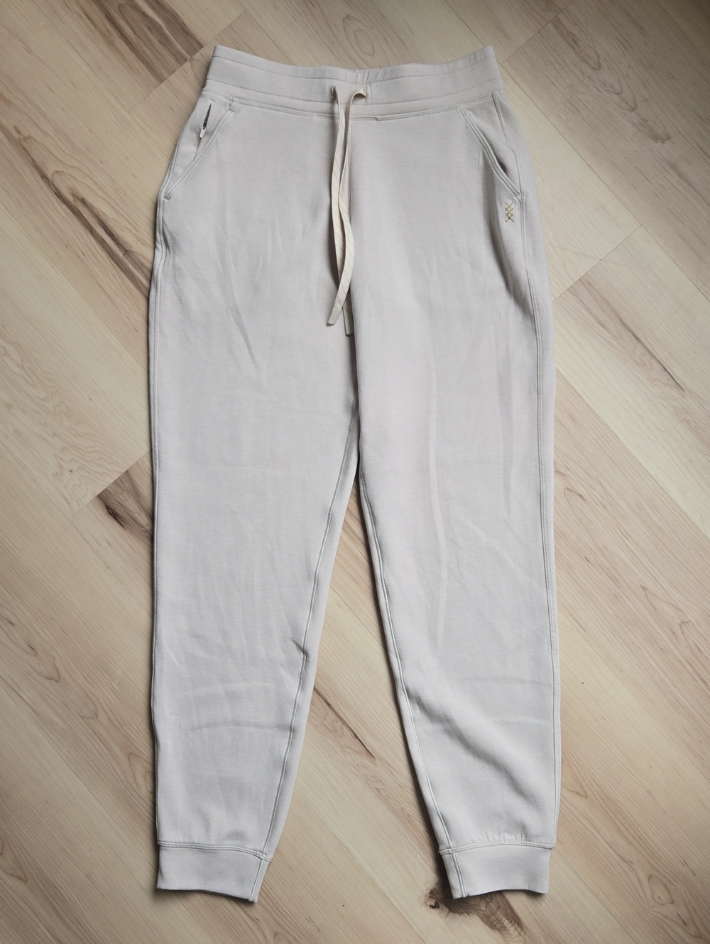 RHONE DreamGlow Jogger, Sand, Size Small